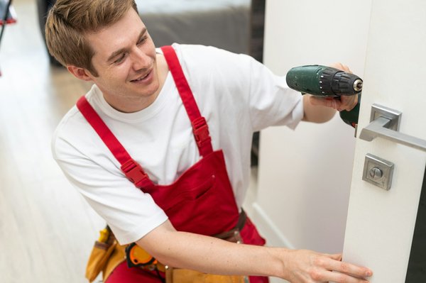 Serrurier à Ferney-Voltaire : engagez un spécialiste disponible à tout moment