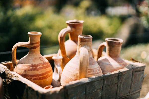 Olla en terre cuite : un diffuseur d'eau à planter ou à enterrer pour un arrosage raisonné