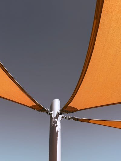 Explorez les voiles d'ombrage triangulaires : un choix élégant